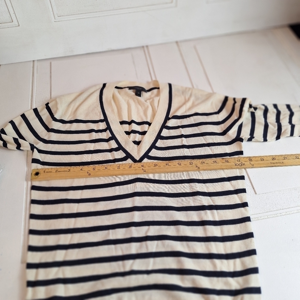 J. Crew Womens Striped VNeck Sweater Summerweight Cotton XSmall Cream/Blue Color - Picture 9 of 12